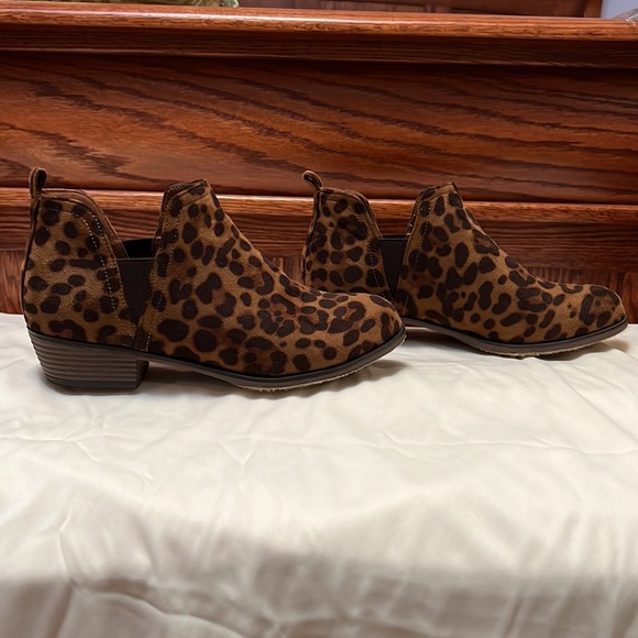 Pierre Dumas Animal Print Booties - Picture 3 of 7